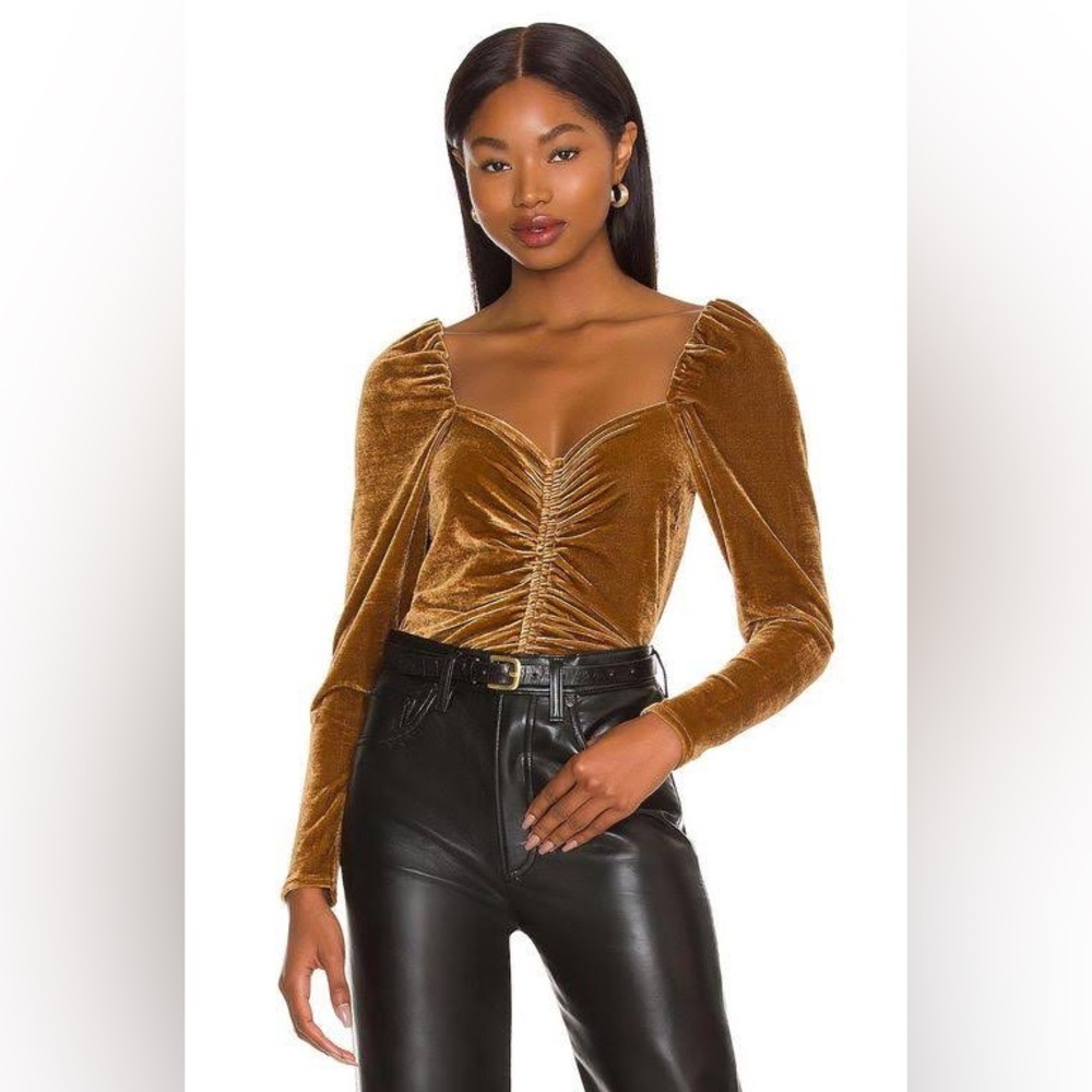 BB DAKOTA Steve Madden Top